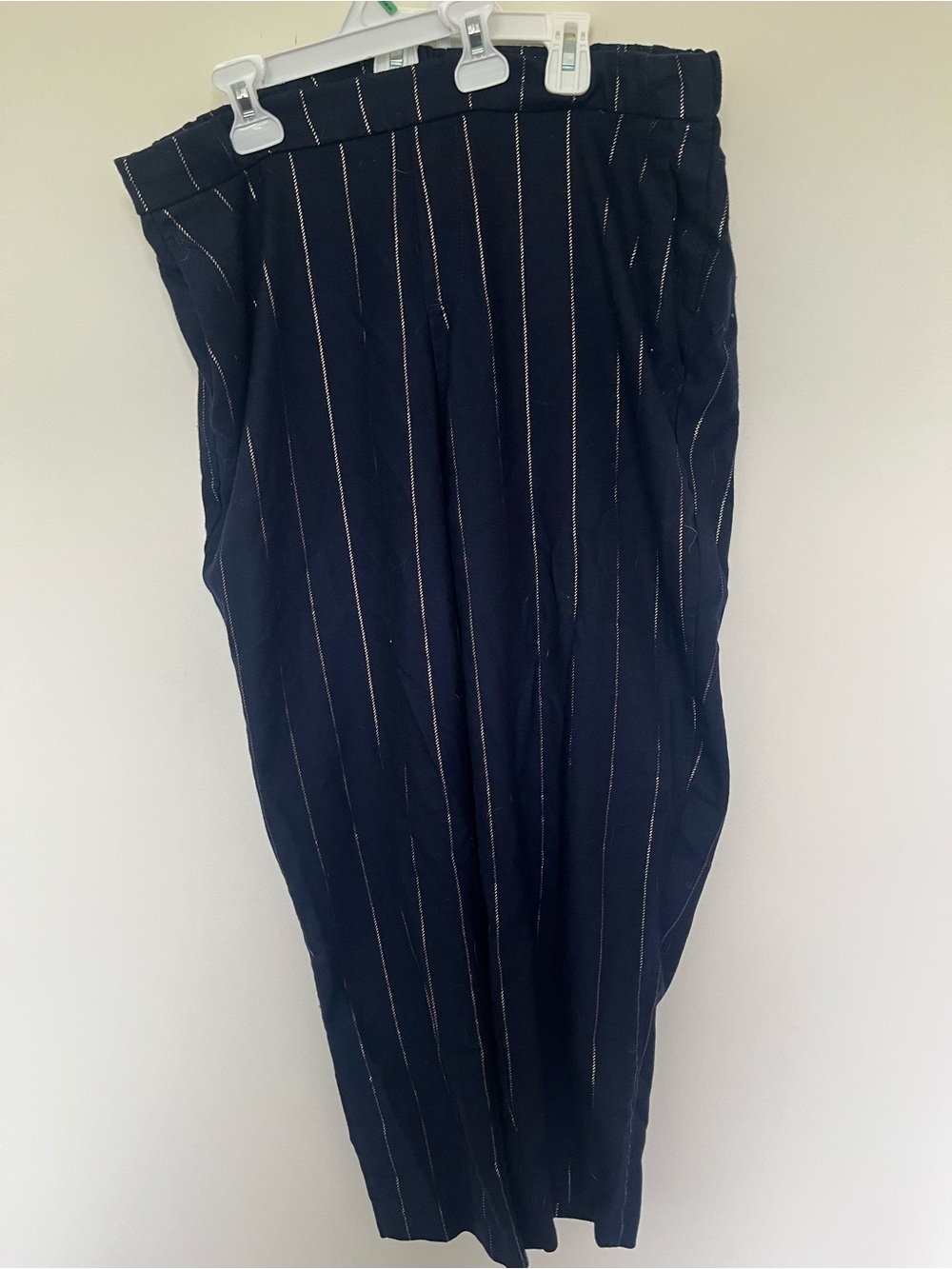 Old Navy Navy with Rose Gold Pinstripe Ankle Pants